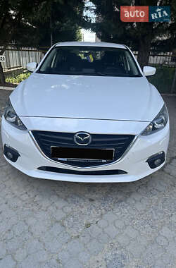 Седан Mazda 3 2014 в Ужгороді