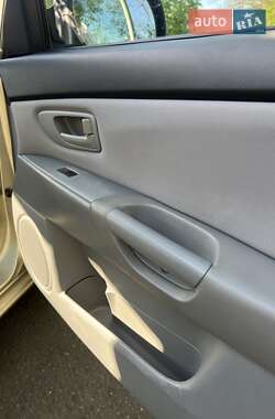 Хэтчбек Mazda 3 2006 в 