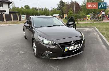Седан Mazda 3 2016 в Киеве