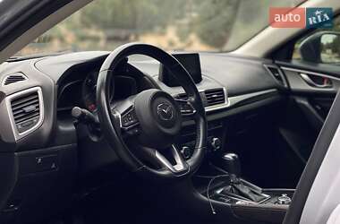 Седан Mazda 3 2017 в 