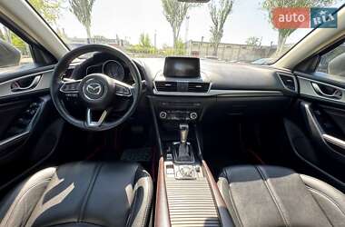 Седан Mazda 3 2017 в 