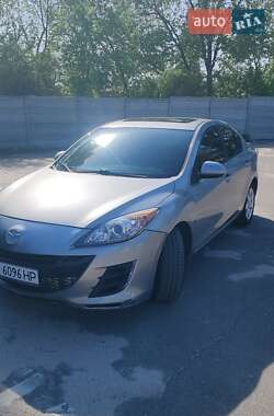 Седан Mazda 3 2011 в 