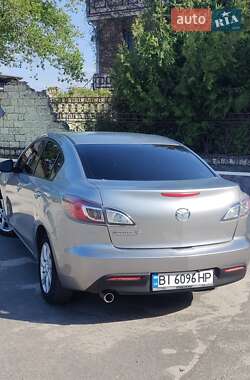 Седан Mazda 3 2011 в 