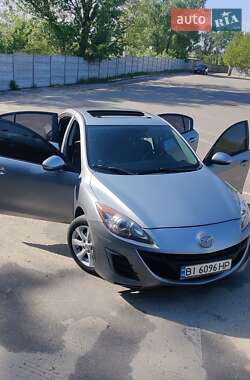 Седан Mazda 3 2011 в Кременчуге