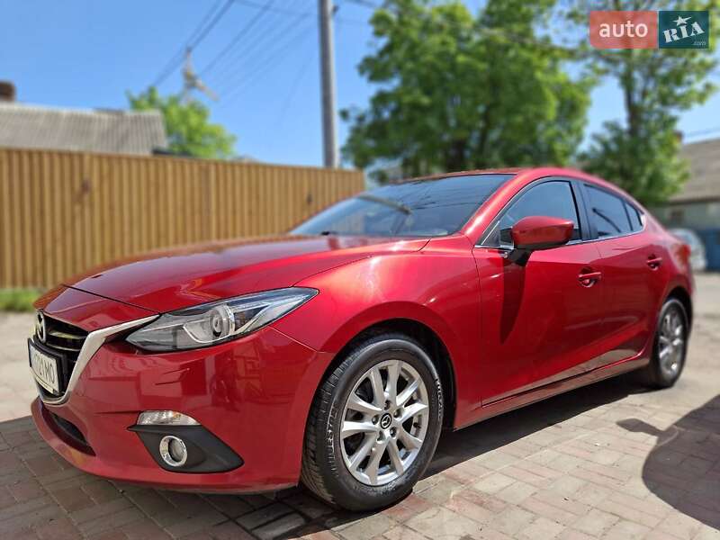 Седан Mazda 3 2016 в Киеве