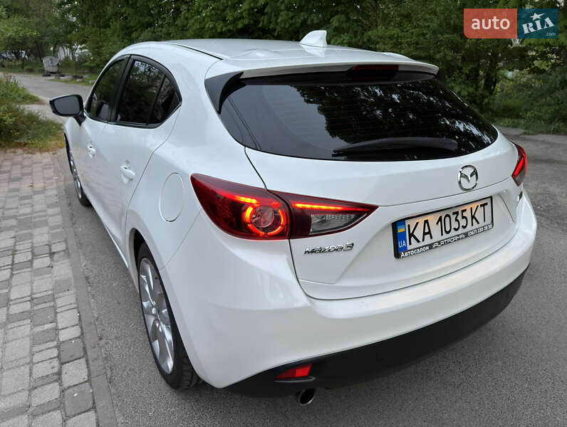 Хэтчбек Mazda 3 2015 в Киеве