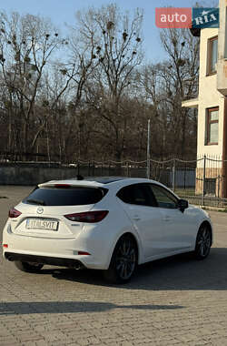 Хэтчбек Mazda 3 2017 в 