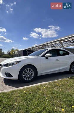 Седан Mazda 3 2015 в 