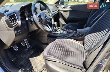 Седан Mazda 3 2018 в 