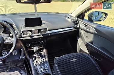Седан Mazda 3 2018 в 