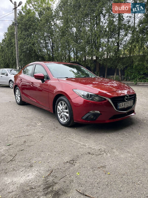 Седан Mazda 3 2015 в Львове