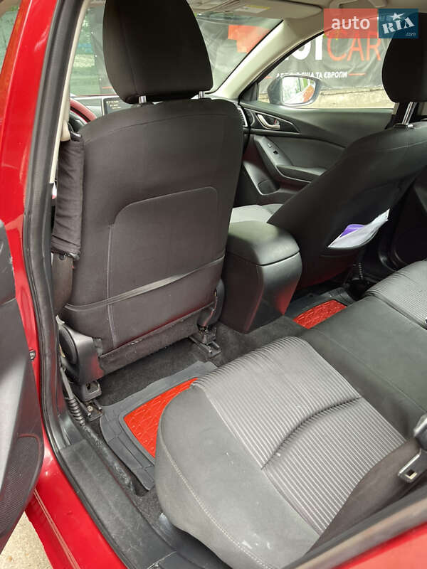 Седан Mazda 3 2015 в Львове