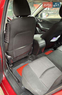 Седан Mazda 3 2015 в 