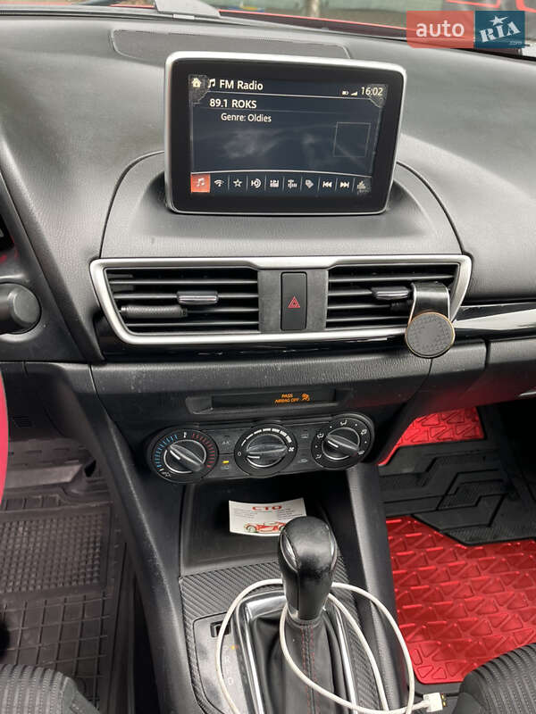 Седан Mazda 3 2015 в Львове