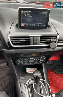 Седан Mazda 3 2015 в 