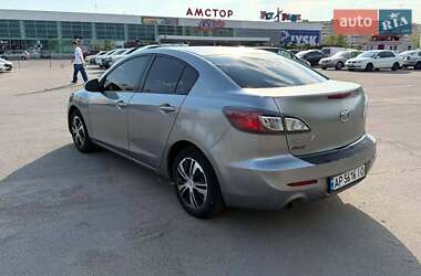 Седан Mazda 3 2013 в 