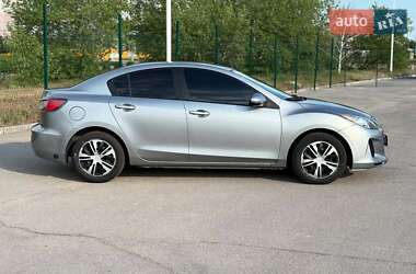 Седан Mazda 3 2013 в 