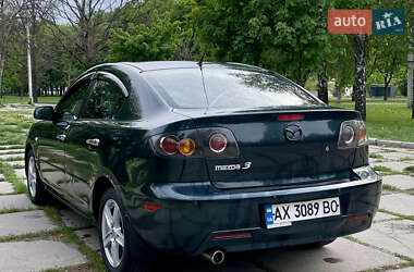 Седан Mazda 3 2004 в 