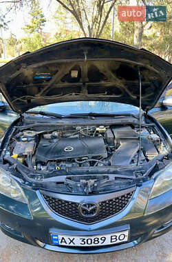 Седан Mazda 3 2004 в 