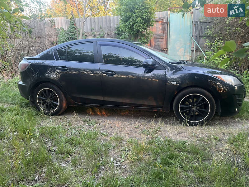 Седан Mazda 3 2010 в Дніпрі