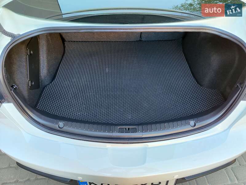 Седан Mazda 3 2011 в Киеве