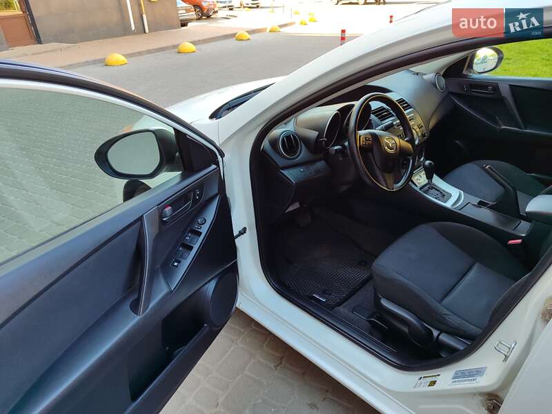 Седан Mazda 3 2011 в Киеве