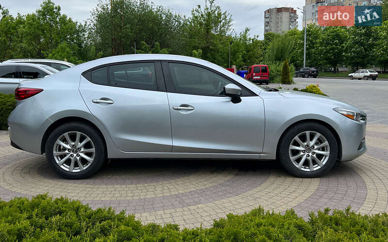 Седан Mazda 3 2016 в Львове