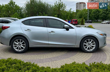 Седан Mazda 3 2016 в 