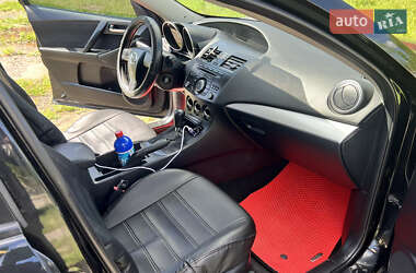 Седан Mazda 3 2013 в 