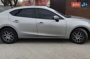 Седан Mazda 3 2015 в 