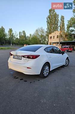 Седан Mazda 3 2015 в 