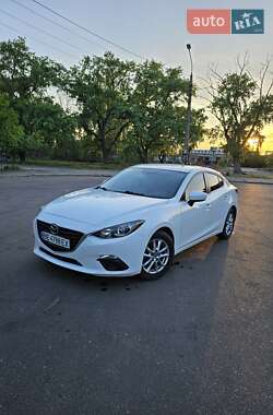Седан Mazda 3 2015 в Николаеве