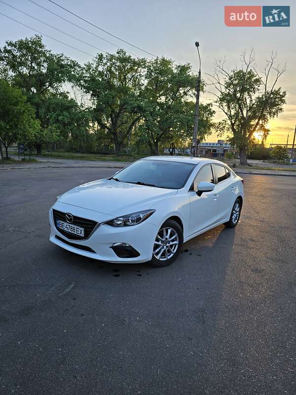 Седан Mazda 3 2015 в 