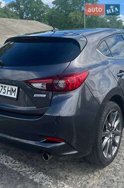 Хэтчбек Mazda 3 2018 в Киеве