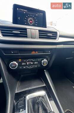 Хэтчбек Mazda 3 2018 в Киеве
