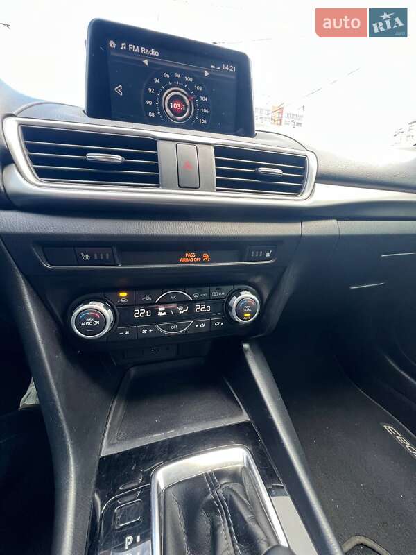 Хетчбек Mazda 3 2018 в Києві фото 13 Хетчбек Mazda 3 2018 в Києві