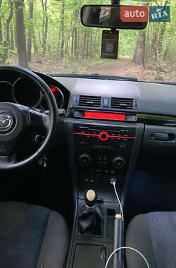 Хетчбек Mazda 3 2003 в 