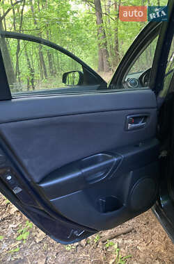 Хетчбек Mazda 3 2003 в 