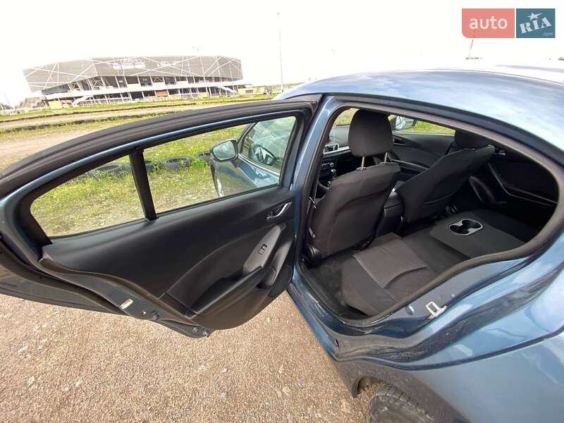 Седан Mazda 3 2014 в Львові