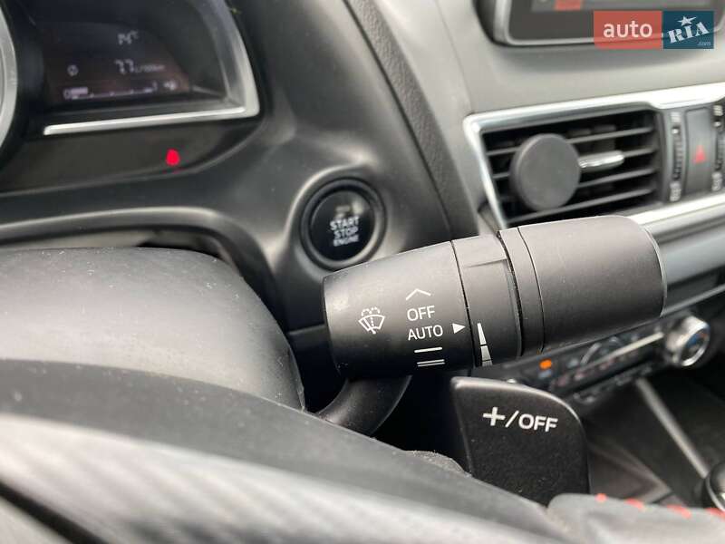 Седан Mazda 3 2014 в Львові