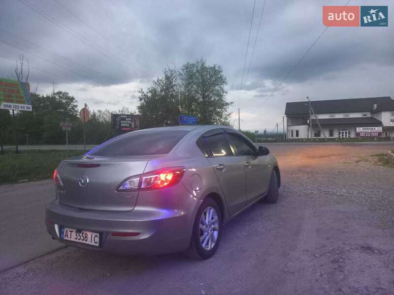 Седан Mazda 3 2011 в Івано-Франківську