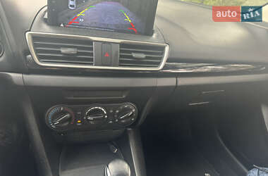Седан Mazda 3 2014 в 
