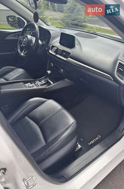 Седан Mazda 3 2018 в 