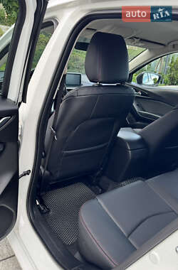Седан Mazda 3 2014 в 