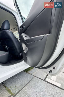 Седан Mazda 3 2014 в 