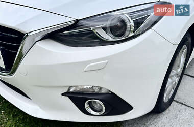 Седан Mazda 3 2014 в 