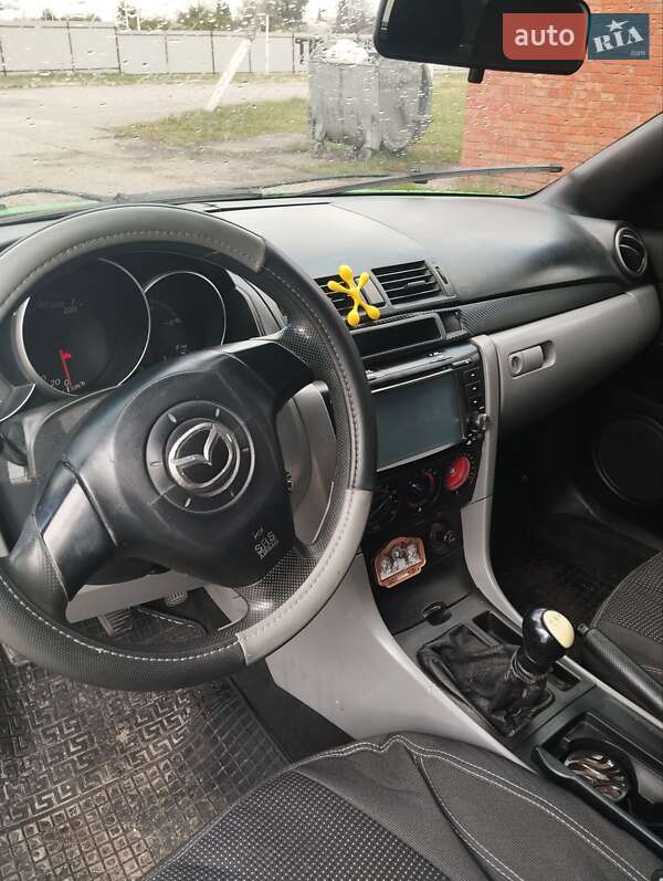Хэтчбек Mazda 3 2004 в Кобеляках