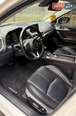 Седан Mazda 3 2017 в 