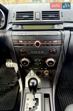 Хэтчбек Mazda 3 2004 в 