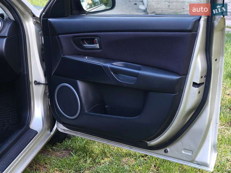 Седан Mazda 3 2007 в Кривому Розі